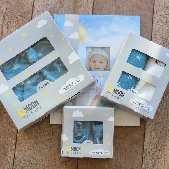 Baby - 4 Piece Gift Set - Picture 1 of 6